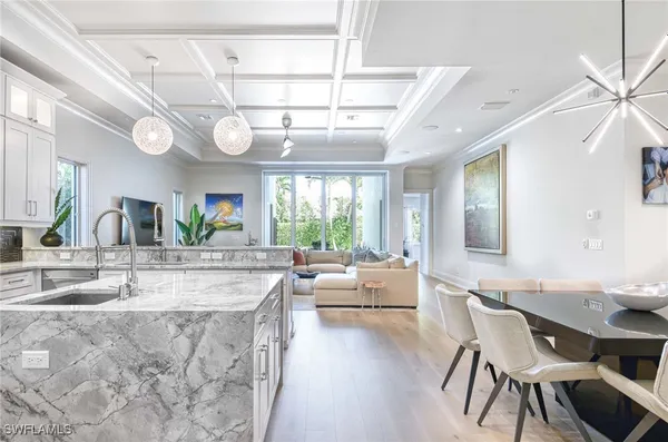 Property Slideshow image 3 of 39 | 565 fairway ter, Naples, FL, 34103