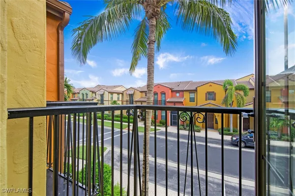 Property Slideshow image 2 of 48 | 9064 capistrano st 5002, Naples, FL, 34113