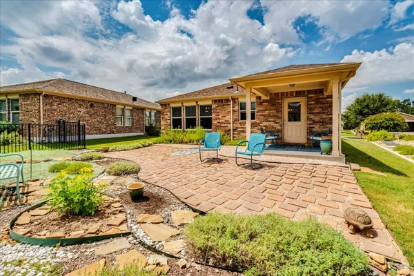 Property Slideshow image 2 of 26 | 606 salado creek ln, Georgetown, TX, 78633