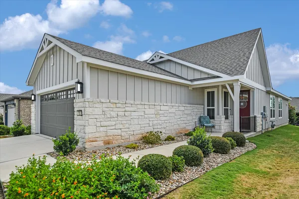 Property Slideshow image 2 of 20 | 702 kitty hawk rd, Georgetown, TX, 78633