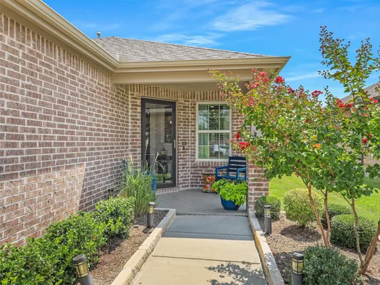 Property Slideshow image 2 of 30 | 1216 rough hollow dr, Mckinney, TX, 75071