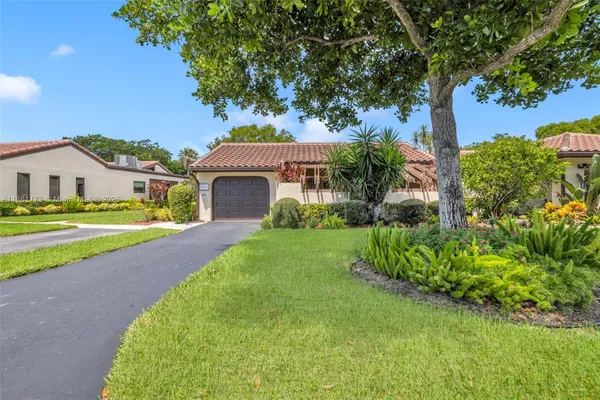 Property Slideshow image 2 of 40 | 21899 arriba real, Boca Raton, FL, 33433