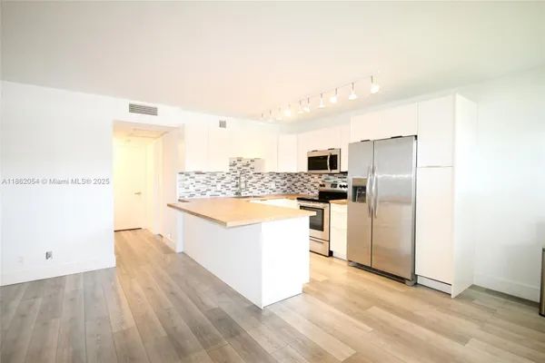 Property Slideshow image 2 of 31 | 301 sw 135th ave 113c, Pembroke Pines, FL, 33027