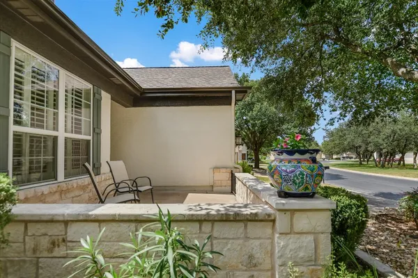 Property Slideshow image 3 of 21 | 308 summer rd, Georgetown, TX, 78633