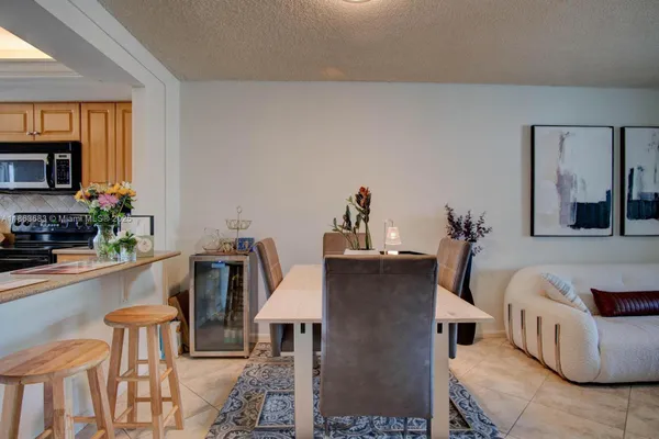 Property Slideshow image 3 of 20 | 1900 alamanda dr 108, Naples, FL, 34102