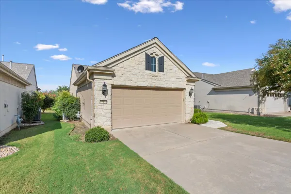 Property Slideshow image 2 of 34 | 213 fieldstone dr, Georgetown, TX, 78633