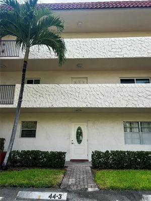 Property Slideshow image 2 of 18 | 111 s hollybrook dr apt 107, Pembroke Pines, FL, 33025