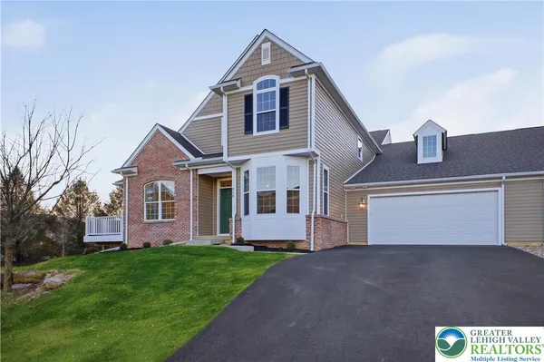 Property Slideshow image 2 of 34 | 868 veneto ct 66, Forks Twp, PA, 18040