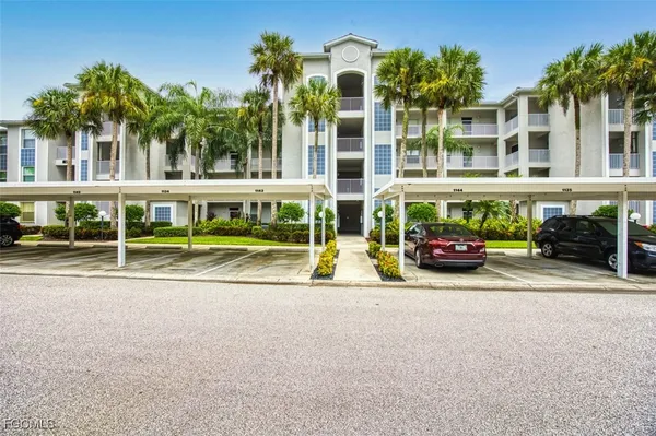 Property Slideshow image 3 of 50 | 10275 bismark palm way 1124, Fort Myers, FL, 33966