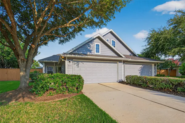 Property Slideshow image 3 of 25 | 5347 greenbrae ln, Katy, TX, 77494