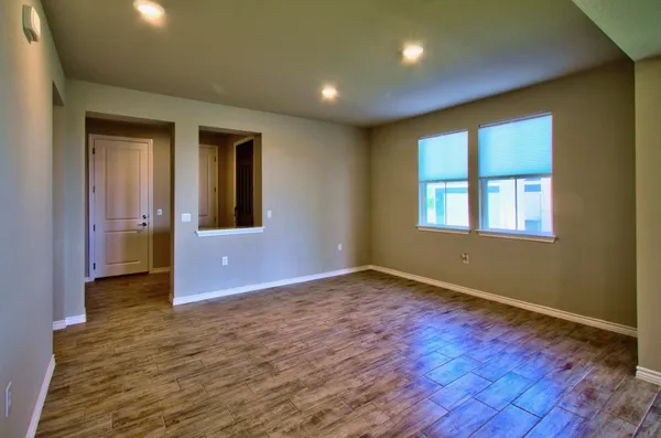 Property Slideshow image 3 of 30 | 404 eagle dr # 101, San Marcos, TX, 78666