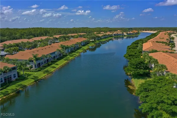 Property Slideshow image 2 of 25 | 10007 sky view way 2007, Fort Myers, FL, 33913