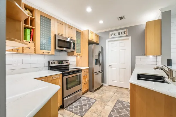 Property Slideshow image 3 of 36 | 5020 fairways cir apt j101, Vero Beach, FL, 32967