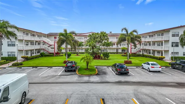 Property Slideshow image 2 of 41 | 618 fanshaw o # 618, Boca Raton, FL, 33434