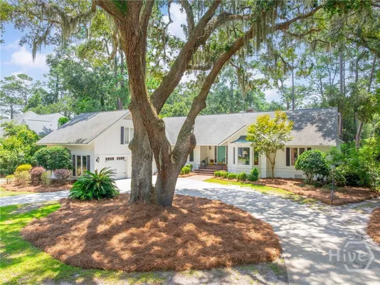 Property Slideshow image 3 of 38 | 31 sweetgum xing, Savannah, GA, 31411