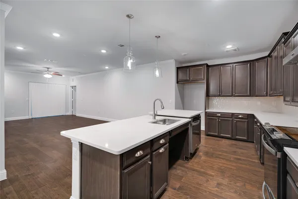 Property Slideshow image 2 of 25 | 651 n watters rd 3202, Allen, TX, 75013