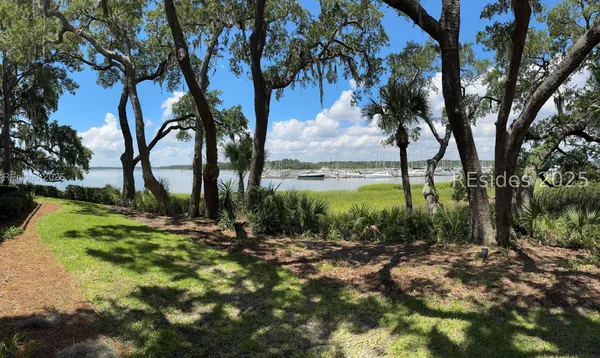 Property Slideshow image 2 of 31 | 71 skull creek dr apt d102, Hilton Head Island, SC, 29926