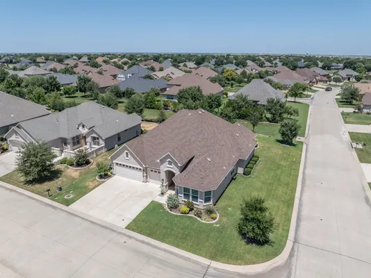 Property Slideshow image 2 of 40 | 9700 blackwood dr, Denton, TX, 76207