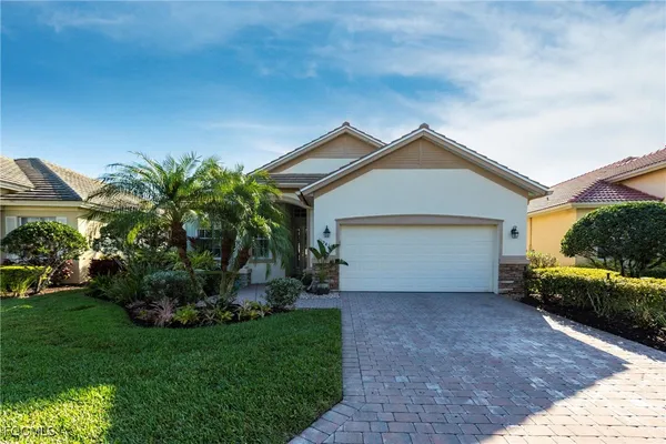 Property Slideshow image 2 of 50 | 11941 bramble cove dr, Fort Myers, FL, 33905