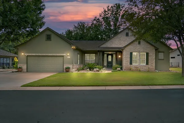 Property Slideshow image 3 of 39 | 103 trail rider way, Georgetown, TX, 78633