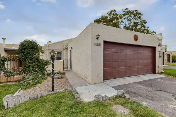 Property Slideshow image 2 of 41 | 3288 esplanade cir, Rio Rancho, NM, 87124