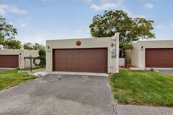 Property Slideshow image 3 of 41 | 3288 esplanade cir, Rio Rancho, NM, 87124