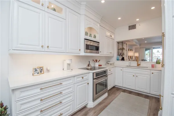 Property Slideshow image 3 of 35 | 5520 n harbor village dr apt 104, Vero Beach, FL, 32967