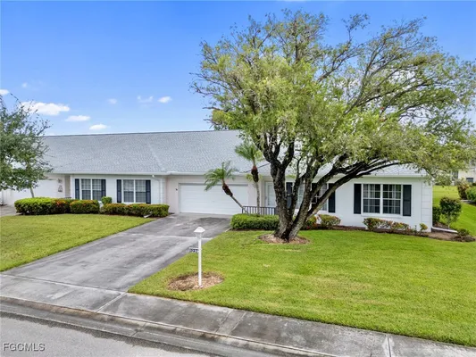 Property Slideshow image 2 of 35 | 1239 broadwater dr, Fort Myers, FL, 33919