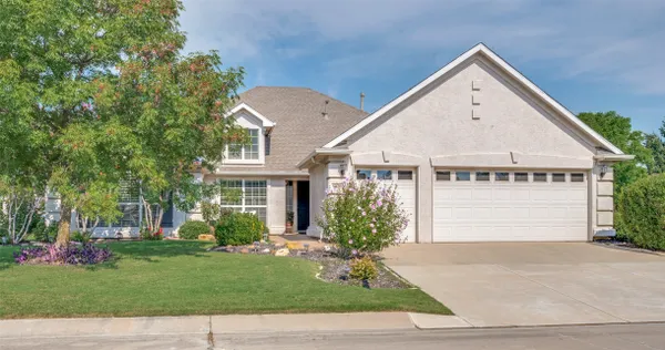 Property Slideshow image 2 of 35 | 9020 kingston dr, Denton, TX, 76207