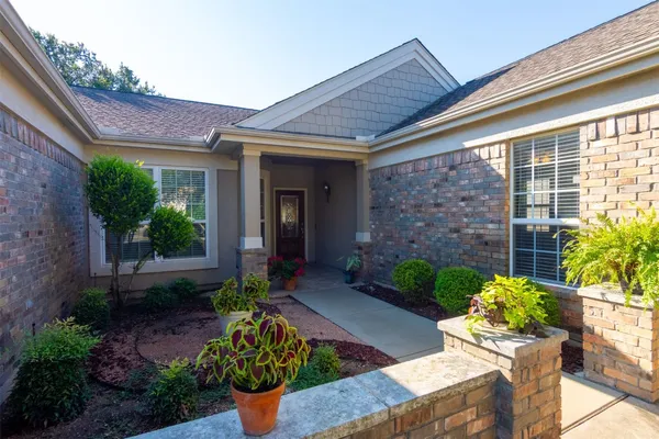 Property Slideshow image 2 of 39 | 110 lampasas pass, Georgetown, TX, 78633