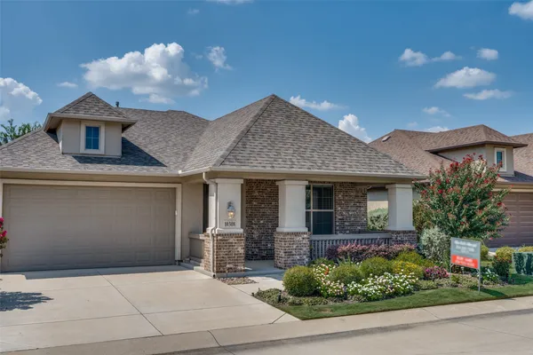Property Slideshow image 2 of 20 | 10308 claystone dr, Denton, TX, 76207