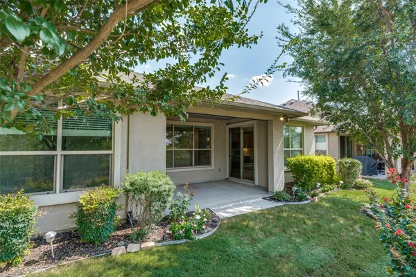 Property Slideshow image 3 of 20 | 10308 claystone dr, Denton, TX, 76207