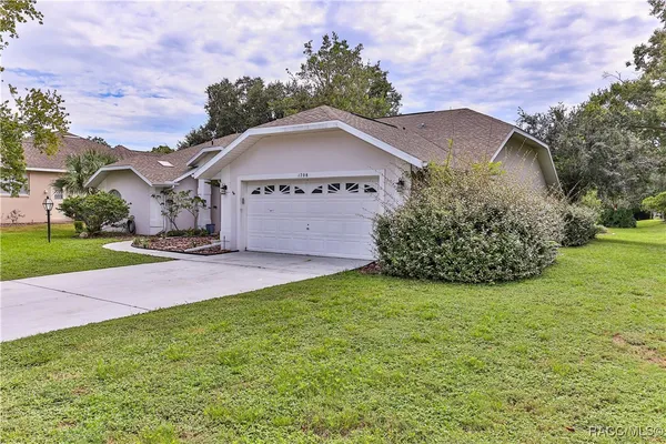 Property Slideshow image 3 of 41 | 1708 n marlborough loop, Crystal River, FL, 34429