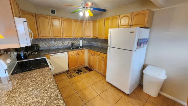 Property Slideshow image 3 of 46 | 3009 ventnor g 3009, Deerfield Beach, FL, 33442