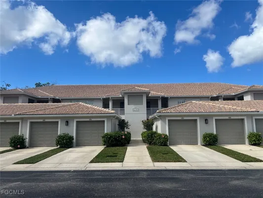 Property Slideshow image 2 of 36 | 19470 cromwell ct 204, Fort Myers, FL, 33912