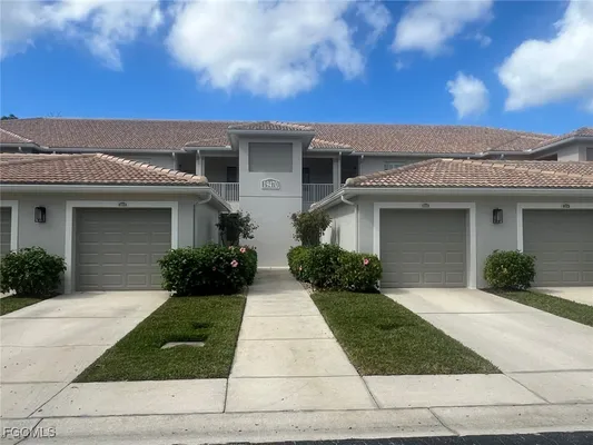 Property Slideshow image 3 of 36 | 19470 cromwell ct 204, Fort Myers, FL, 33912