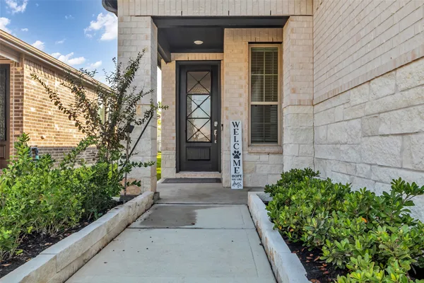 Property Slideshow image 2 of 32 | 8023 prospect dr, Fulshear, TX, 77441