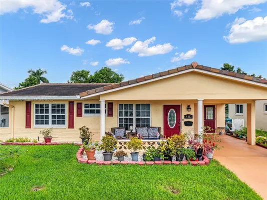 Property Slideshow image 3 of 38 | 4813 nw 47th ter, Tamarac, FL, 33319