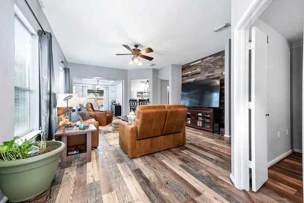 Property Slideshow image 3 of 36 | 739 apple blossom dr, Pearland, TX, 77584