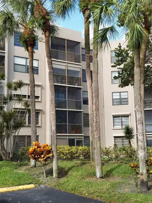 Property Slideshow image 3 of 31 | 901 colony point cir 304, Pembroke Pines, FL, 33026