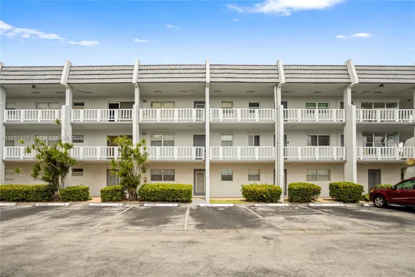 Property Slideshow image 3 of 42 | 6600 royal palm blvd apt 103b, Margate, FL, 33063