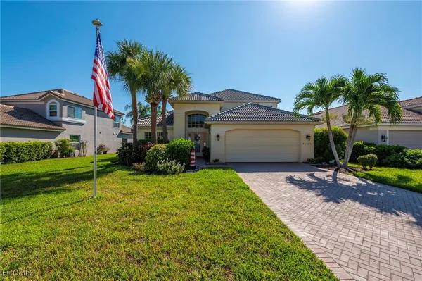 Property Slideshow image 2 of 35 | 9125 shadow glen way, Fort Myers, FL, 33913