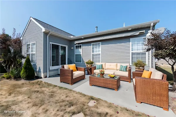 Property Slideshow image 3 of 50 | 4887 meadow lark dr, Lorain, OH, 44053