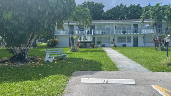 Property Slideshow image 2 of 38 | 36 islewood b 36, Deerfield Beach, FL, 33442