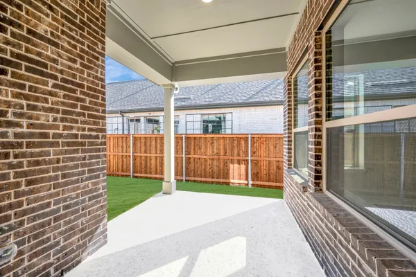 Property Slideshow image 2 of 37 | 2075 emerald grove dr, Arlington, TX, 76005