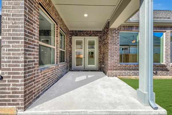 Property Slideshow image 3 of 37 | 2075 emerald grove dr, Arlington, TX, 76005