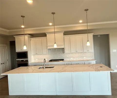 Property Slideshow image 3 of 11 | 2512 nueva way, Mansfield, TX, 76063