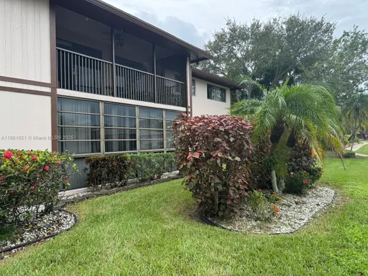 Property Slideshow image 3 of 35 | 9794 n belfort cir 202, Tamarac, FL, 33321