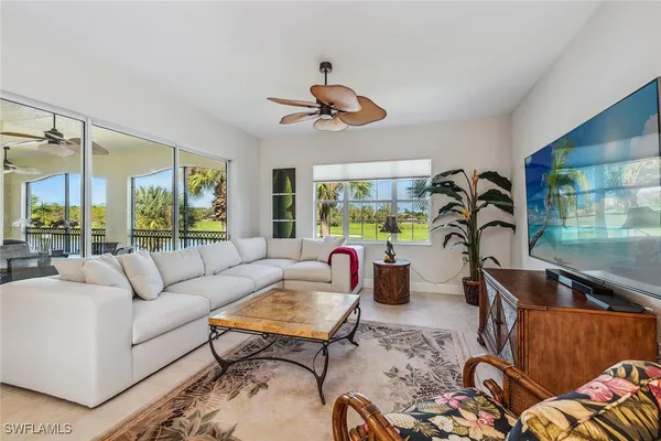 Property Slideshow image 2 of 50 | 3725 montreux ln 204, Naples, FL, 34114
