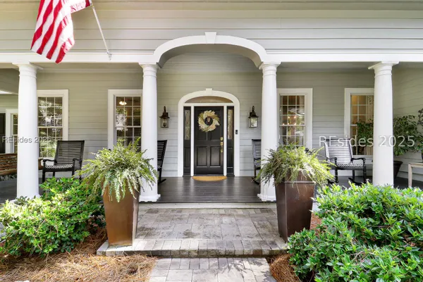 Property Slideshow image 3 of 50 | 26 lenora dr, Hilton Head Island, SC, 29926